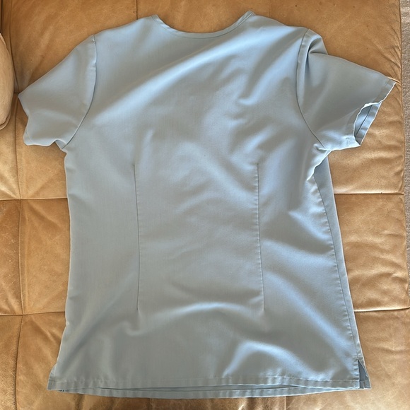 Figs Scrub Set
Dusty Blue
Catarina small 
Zamora high waisted jogger Small 
Used - Picture 3 of 7